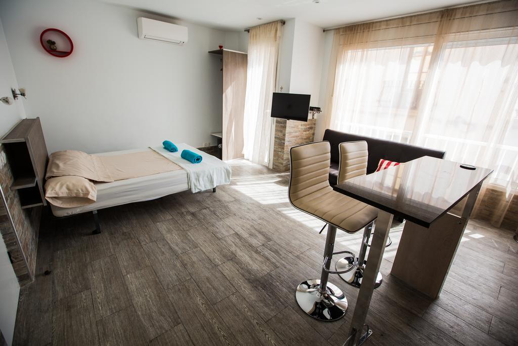 Apartamentos Bcntourism Pineda de Mar Extérieur photo