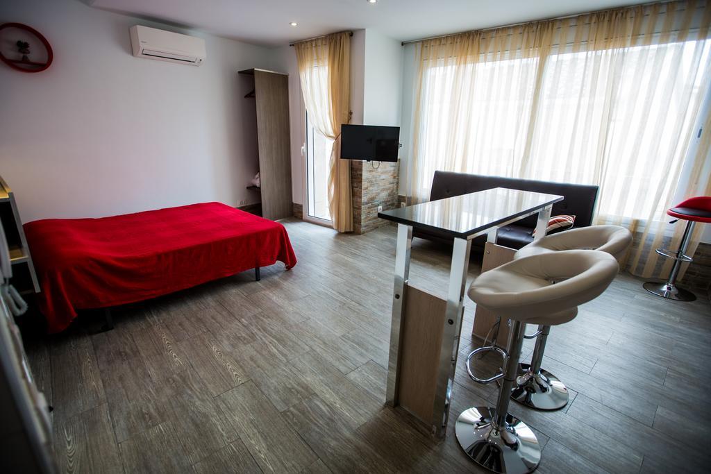 Apartamentos Bcntourism Pineda de Mar Extérieur photo